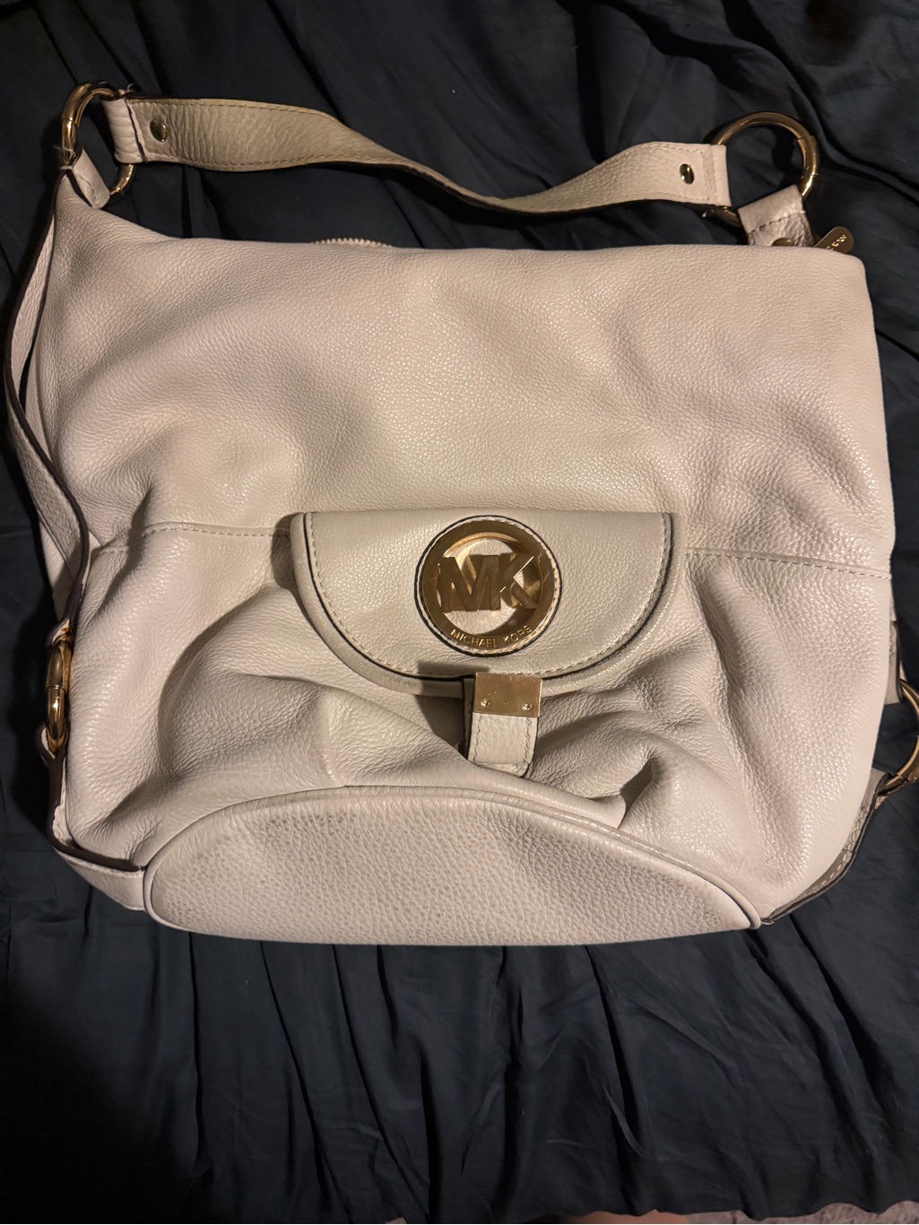 Michael Kors Pebble Leather Shoulder Bag In Light Cream With Gold Hardware